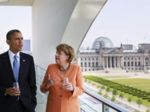 Barack Obama et Angela Merkel, le 19 juin 2013 à la chancellerie de Berlin, devant le Parlement. REUTERS/Bundesregierung/Steffen Kugler/Handout via Reuters