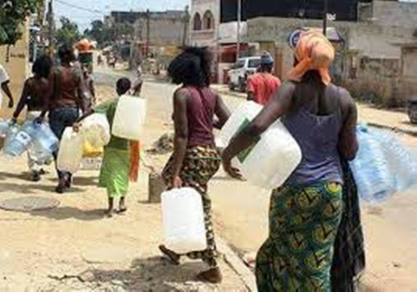 Manque d'eau à Ndoulo depuis 3 semaines: les jeunes barrent la RN3 et menacent de fermer les écoles