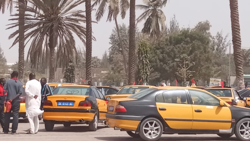 Dakar : manifestation des taximen pour dire "non à la concurrence des tiak-tiak et clandos"