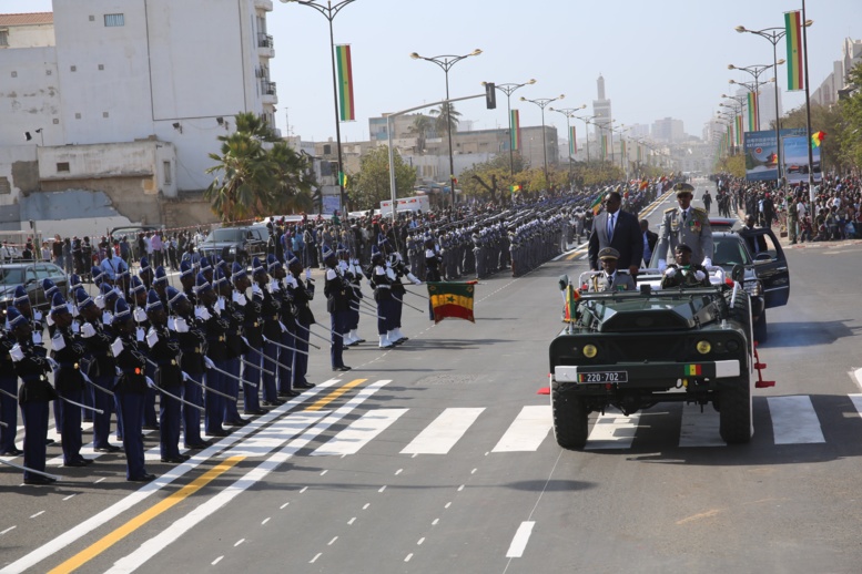 DEFILE DU 04 AVRIL: Et si les populations imitaient la discipline militaire… ?