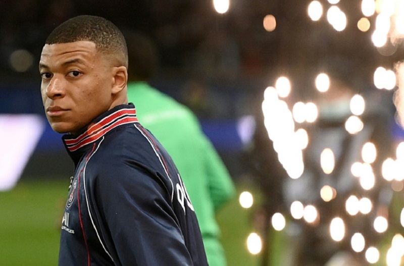 PSG : Kylian Mbappé pourrait toucher un énorme montant s’il reste