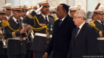 Le président du sénal algérien Abdelkar Bensalah le 25 janvier, lors de l'arrivée du président nigérien Issoufou Mahamadou à l'aéroport Houari Boumedienne d'Alger pour une viste de 3 jours.