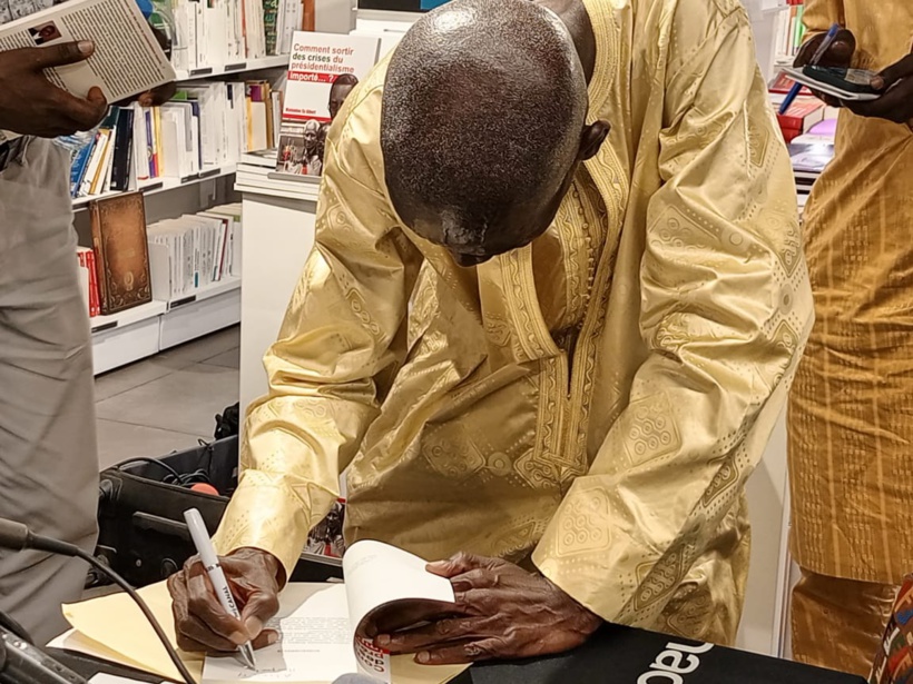 Mamadou Sy Albert à la cérémonie de dédicace de son livre: « le problème ce n’est pas Macky Sall, c’est le système »