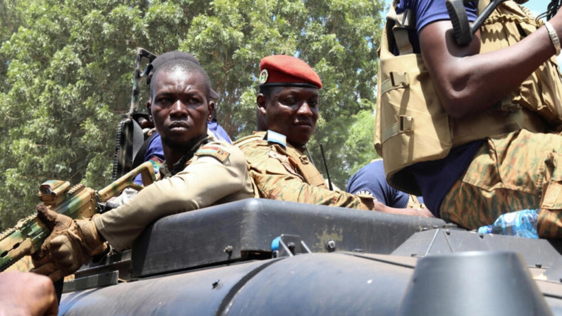 Burkina Faso: un an après le deuxième putsch, les attaques de groupes armés n'ont pas régressé