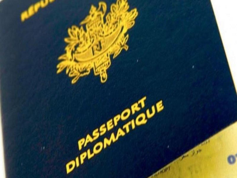 Passeports diplomatiques : vers la suspension des 130 titres de voyage