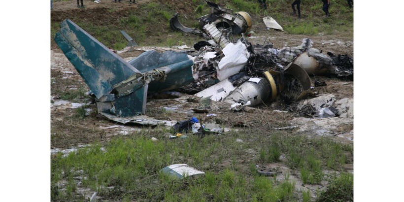 Un avion s'écrase au décollage à Katmandou : 18 morts, le pilote seul survivant