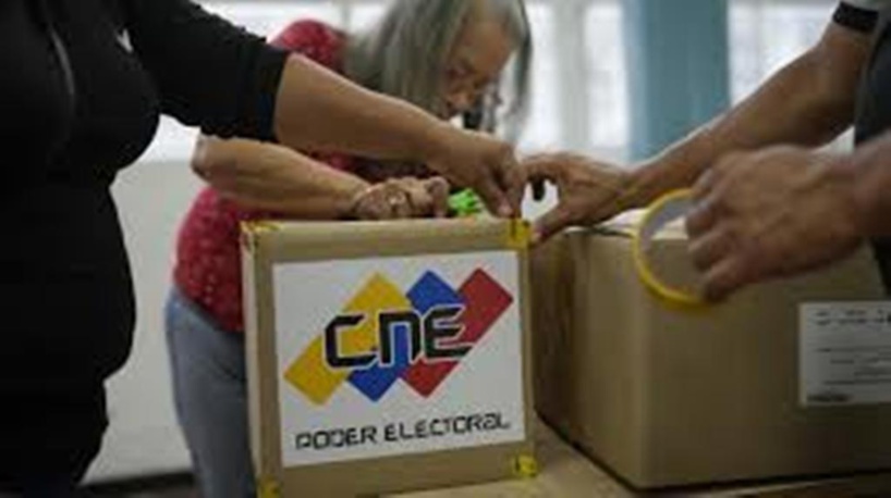 Présidentielle au Venezuela: 21 millions d'électeurs appelés aux urnes pour un scrutin sous haute tension