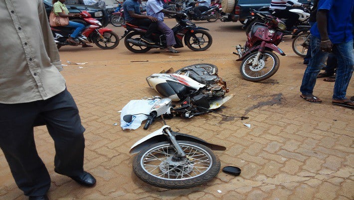 Accident : un conducteur de moto meurt après avoir percuté violemment une charrette 