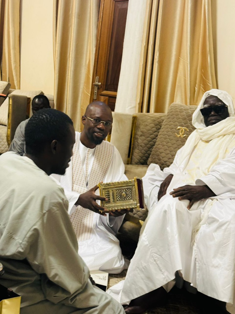 Touba : Sonko en visite surprise chez le Khalife des mourides 