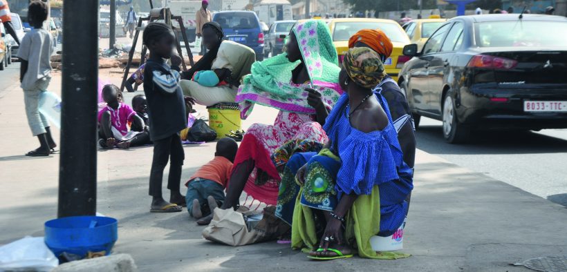 Mendicité dans les rues de Dakar : le ministre de l'Intérieur annonce des déguerpissements et avertit les mendiants