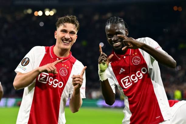 Ligue Europa : l’Ajax Amsterdam étrille Besiktas, Francfort rattrapé sur le fil, l’AS Roma accrochée par Bilbao