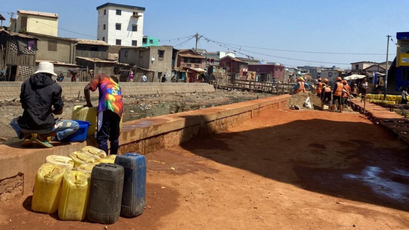 Madagascar: Antohomadinika, bas quartier de la capitale Antananarivo, exemple de la misère urbaine