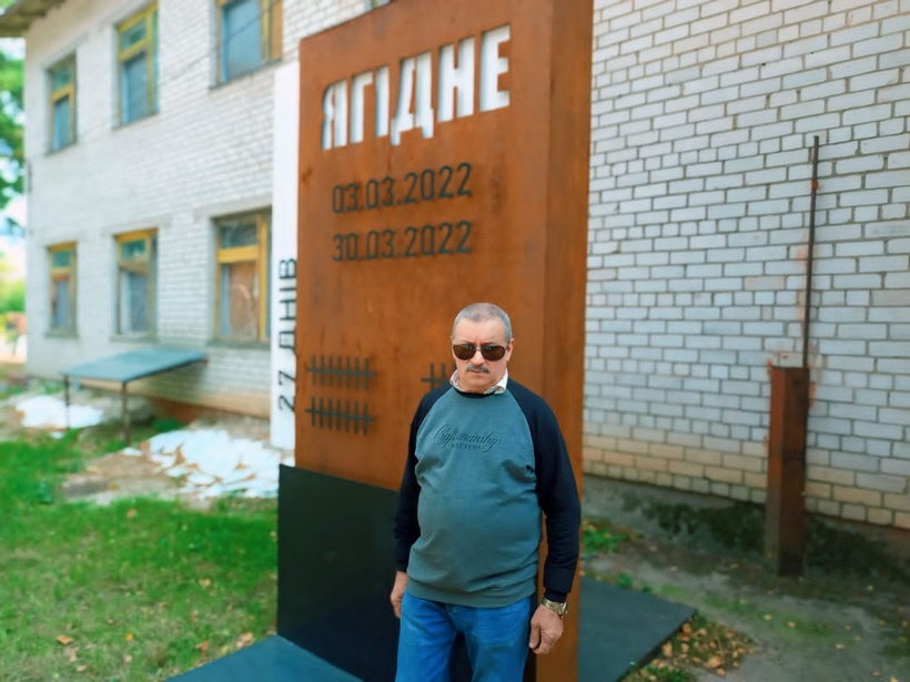 Ivan Polhui (64 ans), photo prise devant la cave où il a passé 27 jours