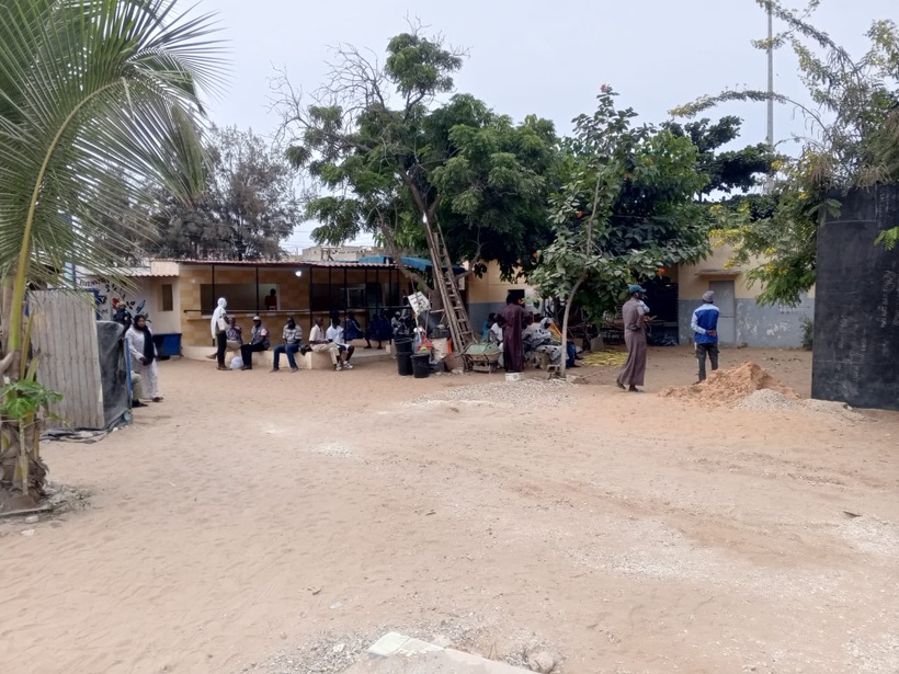 #Législatives-Pikine Est A Lycée Mame Abdou Aziz Dabakh: seuls 2 des 13 bureaux de vote ont démarré