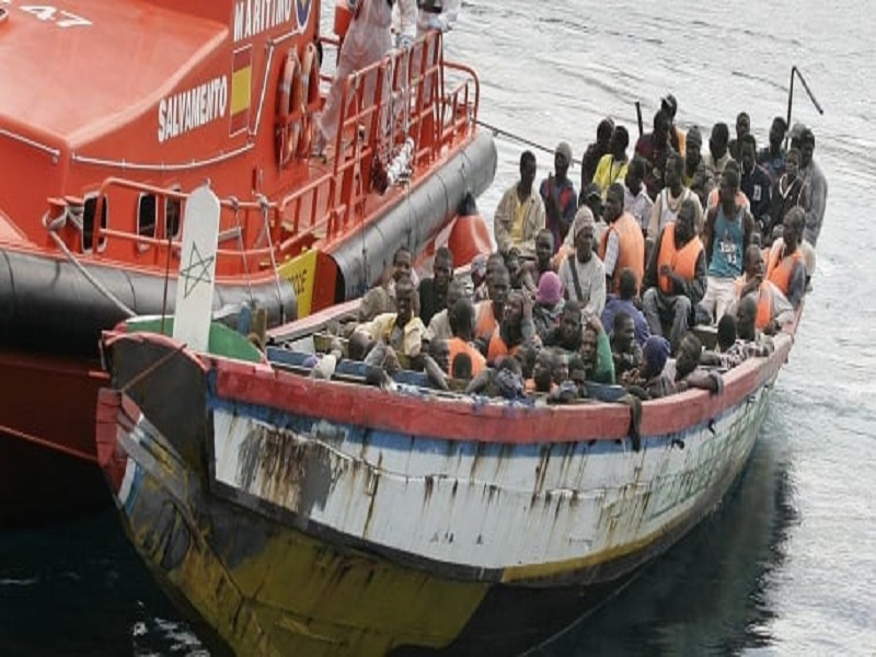 Migration irrégulière: une pirogue de 200 migrants dont 23 femmes et 7 mineurs accoste à El Hierro