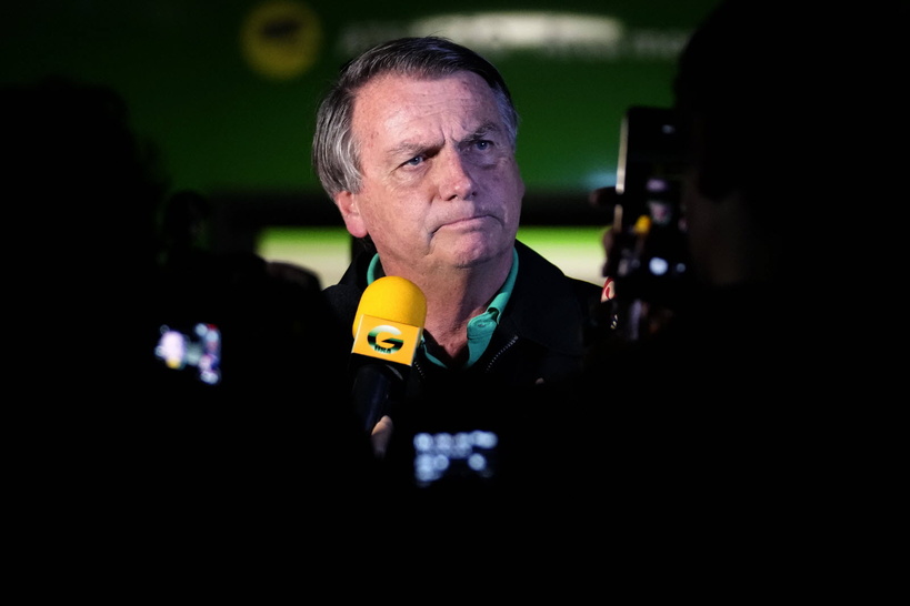 Brésil: l'ex-président Bolsonaro soupçonné de «participation active» à un projet de coup d'État