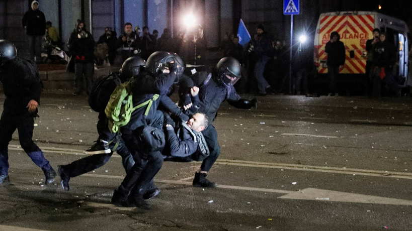 Géorgie: 21 policiers blessés dans les manifestations pro-européennes le 1er décembre