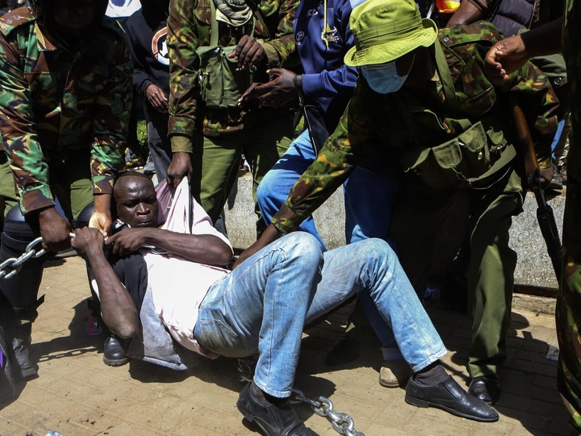 Kenya: la police réprime une manifestation pacifique contre les enlèvements d'opposants