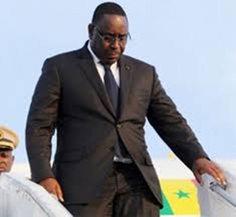 Arrivée de Macky Sall à Niamey pour l’investiture du président Issoufou