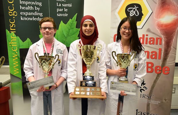 Une lycéenne musulmane reçoit le titre du « plus brillant cerveau au Canada » !