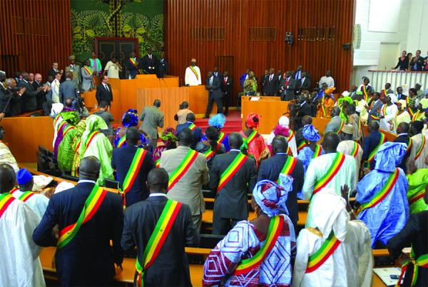 Renouvellement du bureau de l’Assemblée nationale: Barthélémy Dias, Imam Mbaye Niang, et Mansour Sy Djamil sur chaises éjectables