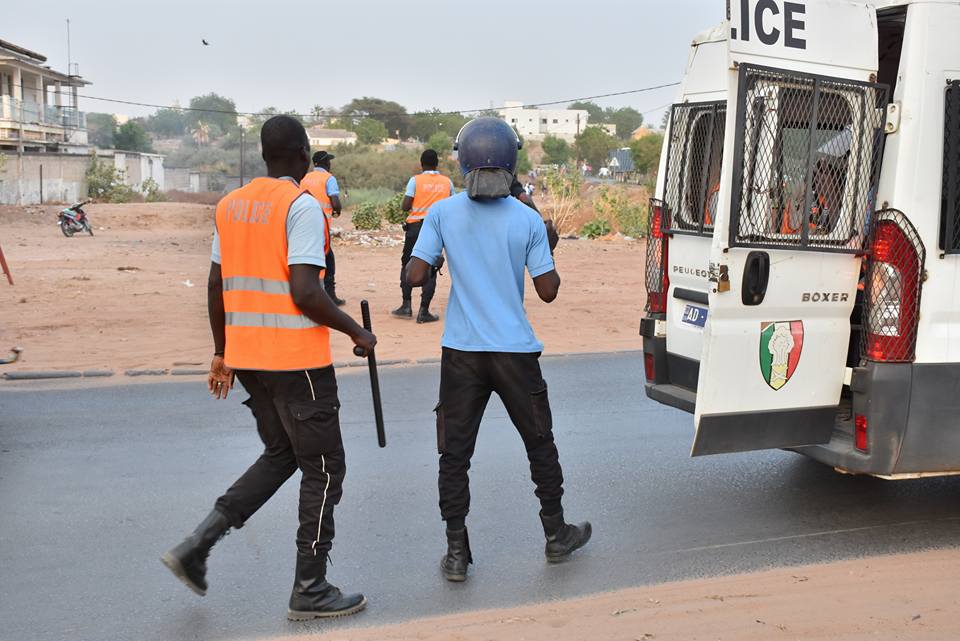 Diourbel: ça a chauffé entre la police, les proches de Khalifa Sall et Manko Taxawu Senegaal, cet après-midi 