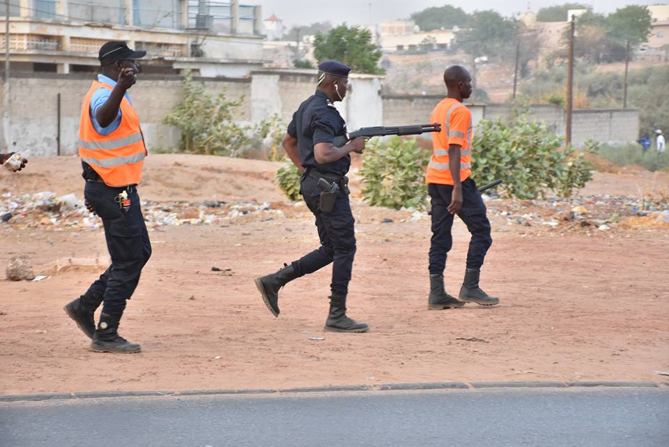 Diourbel: ça a chauffé entre la police, les proches de Khalifa Sall et Manko Taxawu Senegaal, cet après-midi 