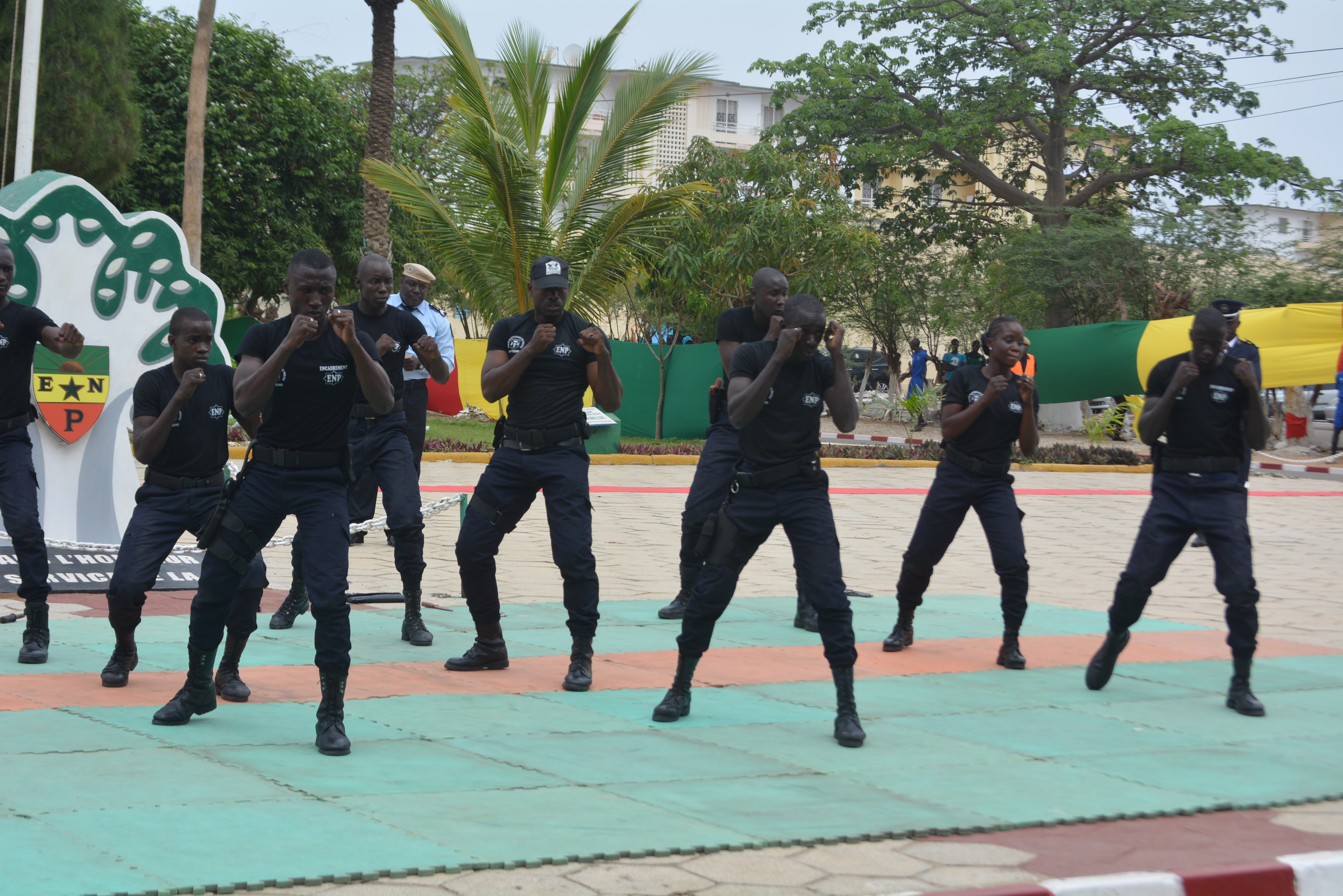 Sortie de la 43ème promotion de l’Ecole Nationale de Police : Abdoulaye Daouda Diallo invite les nouveaux policiers au don de soi et à...