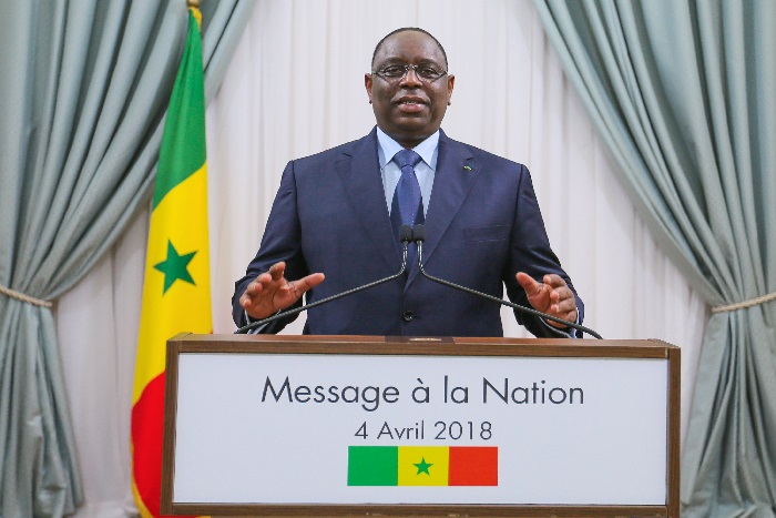 Education : Macky Sall caresse les enseignants