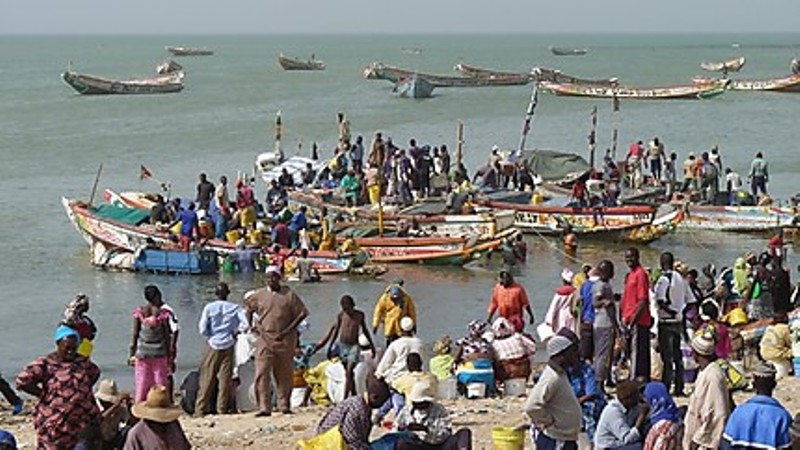 Soumbédioune: les pêcheurs barrent la corniche pour réclamer du carburant