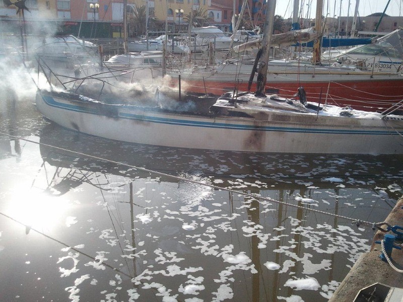 Incendie au port : deux bateaux prennent feu, un blessé noté