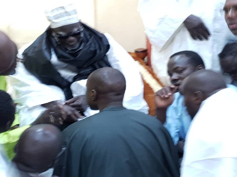 Ousmane Sonko a rencontré le Khalife des Mourides (images)