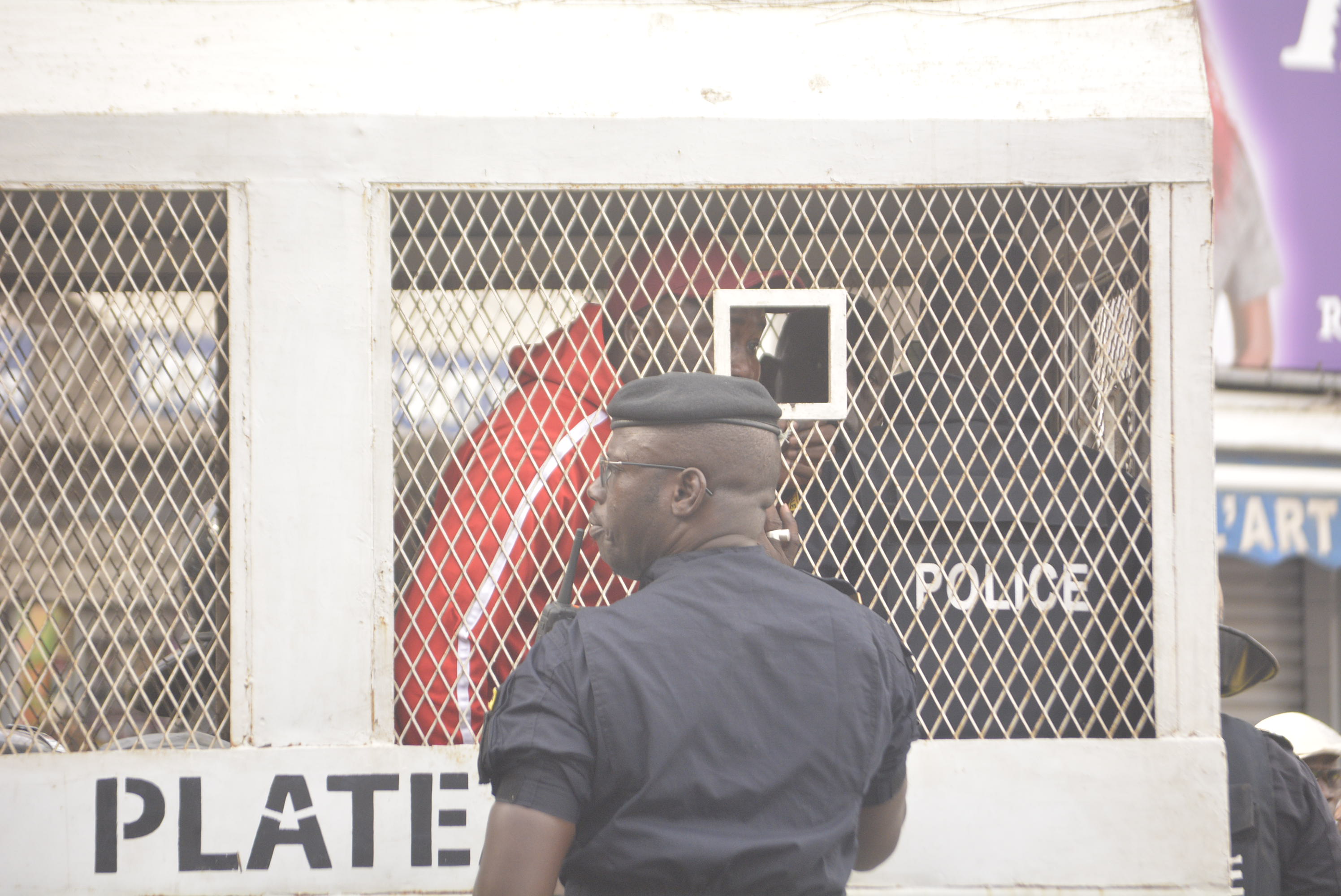 Retour en images sur un après-midi électrique au centre-ville de Dakar