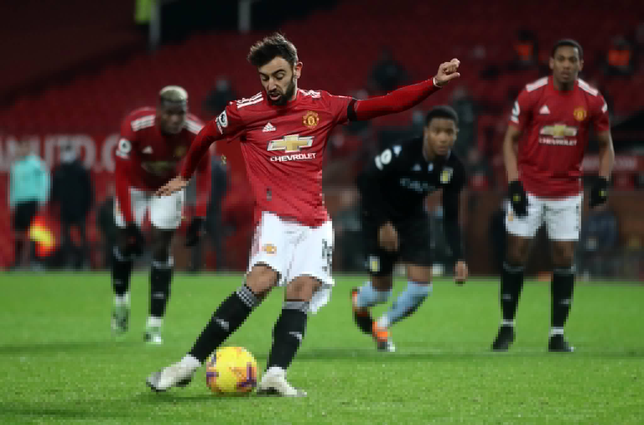 Premier League: Manchester United s’impose contre Aston Villa et rejoint Liverpool en tête du classement