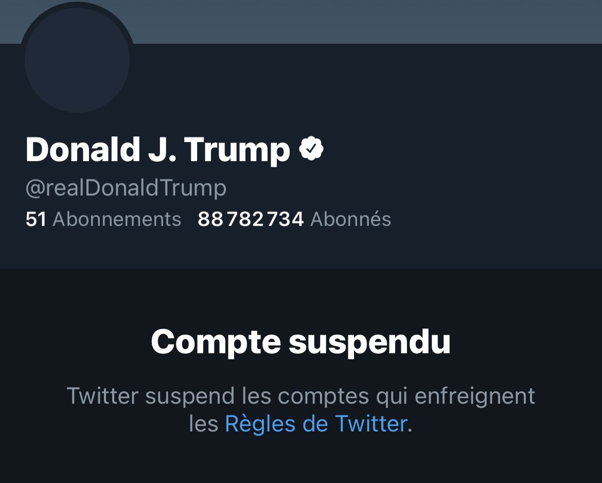 Le compte Twitter de Donald Trump définitivement suspendu