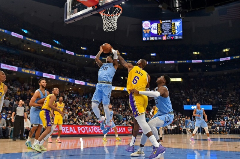 NBA: Morant enfonce les Lakers, les Suns égalent les Warriors