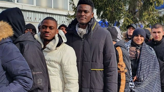  Guerre Ukraine - Russie : des Africains piégés boivent de la neige fondue dans une ville d'Ukraine