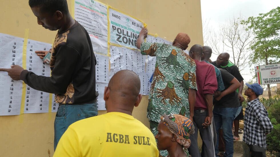 Au Nigeria, l'élection des gouverneurs prévue samedi est repoussée d'une semaine