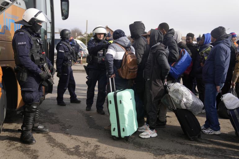 Allemagne : 13 Sénégalais menottés et expulsés dans des conditions inhumaines 