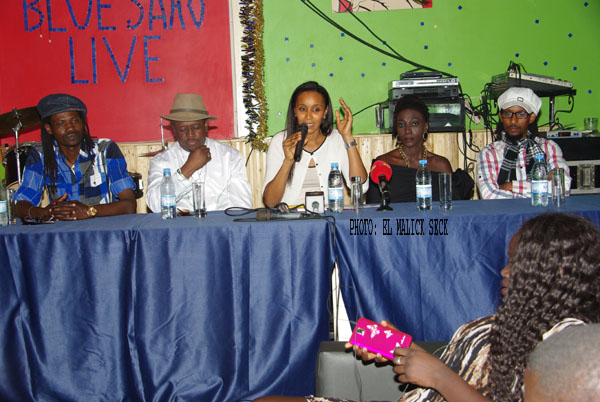 De gauche à droite Vieux Birahim Fall, Daby Baldé, Mbayang Diop, Mariama Kouyaté et Préfet Adam