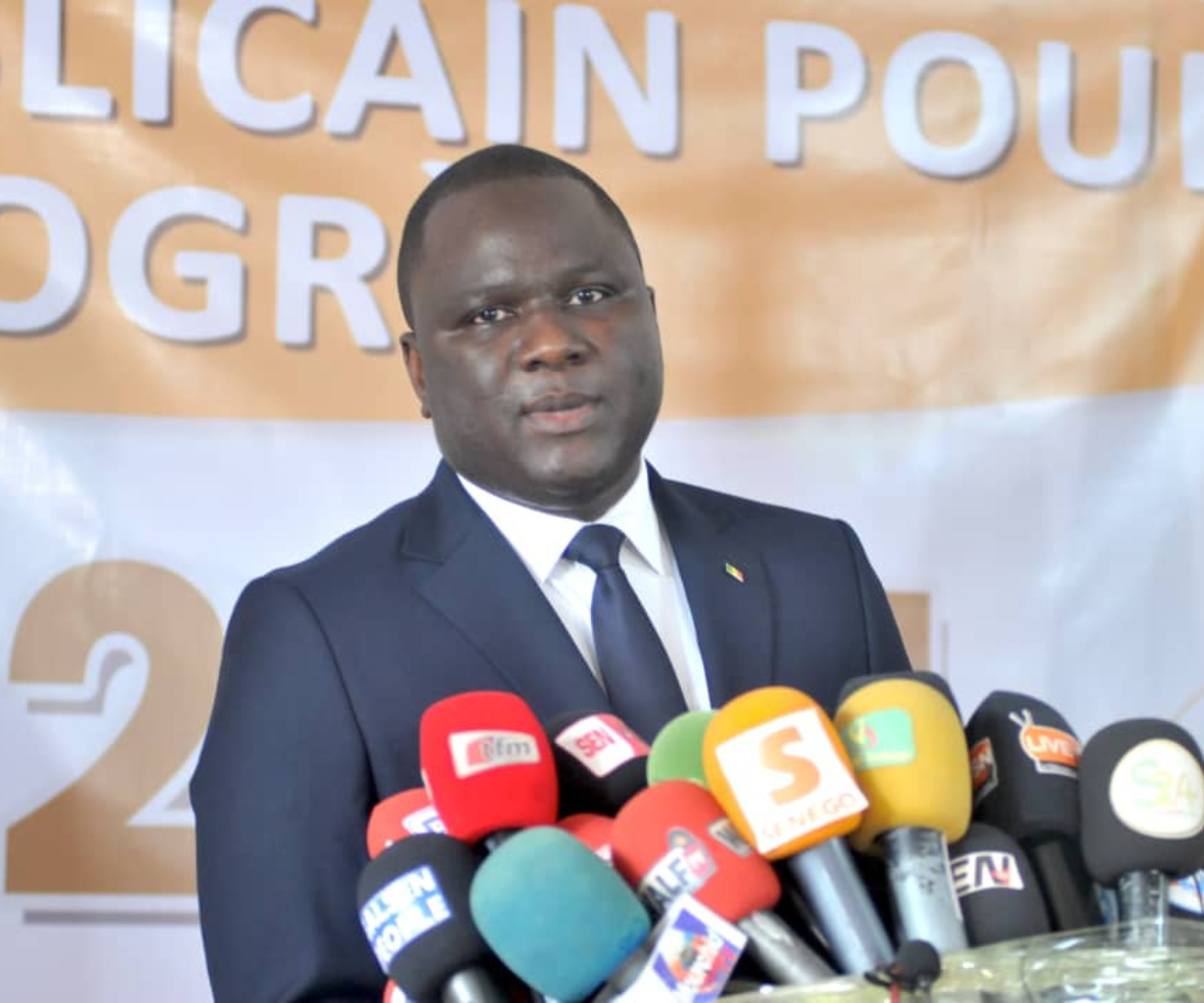 Course vers le Palais : "Je dis aux Sénégalais que j'arrête la collecte pour le parrainage" (Déthié Fall)