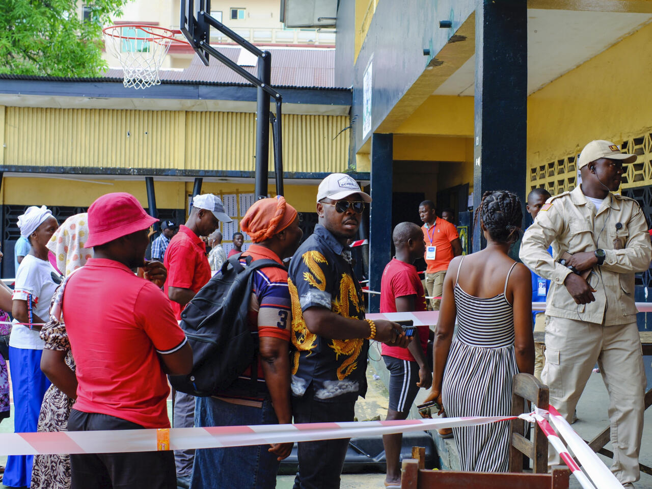 Présidentielle au Liberia: les appels au calme se multiplient avant l'annonce des résultats