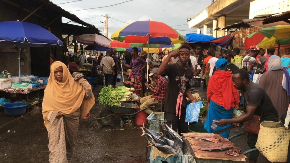 Comores: au grand marché de Volo-Volo, les pénuries et la vie chère pèsent sur les citoyens