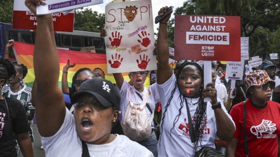 Kenya: des milliers de femmes manifestent contre les féminicides