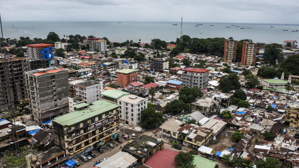 Guinée: un début de grève générale illimitée très suivi à Conakry, deux jeunes tués