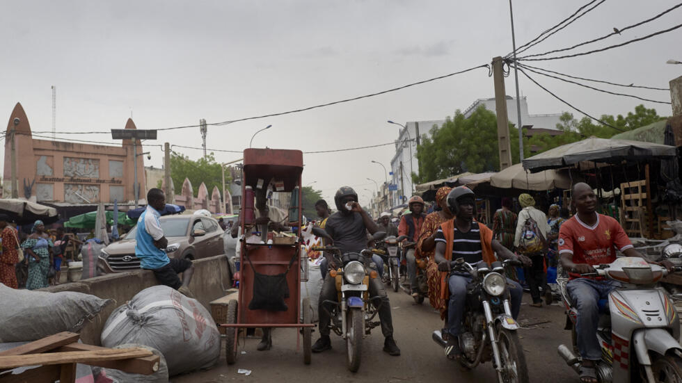 Mali: la grève des banques, assurances et stations-essences se poursuit