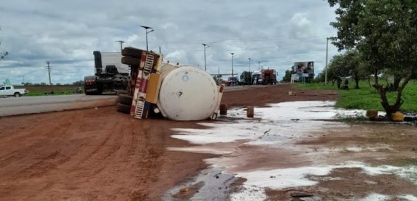 Accident sur la RN1,Tamba : un camion-citerne rempli d'essence s'est renversé