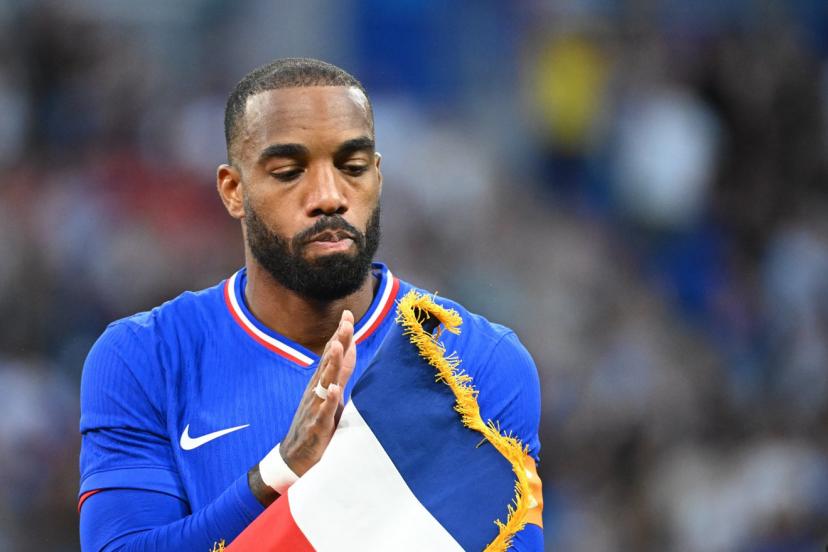 Equipe de France : Alexandre Lacazette annonce sa retraite internationale