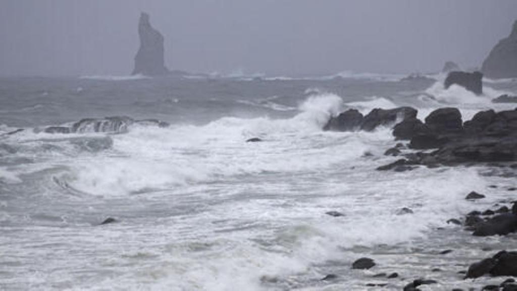 Le Japon en alerte à l'approche du typhon Shanshan annoncé comme «extrêmement puissant»