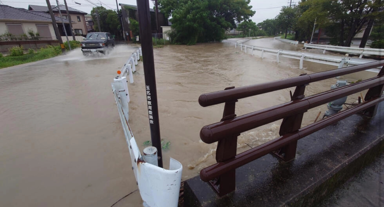 Au Japon, le typhon meurtrier Shanshan fait craindre inondations et glissements de terrain